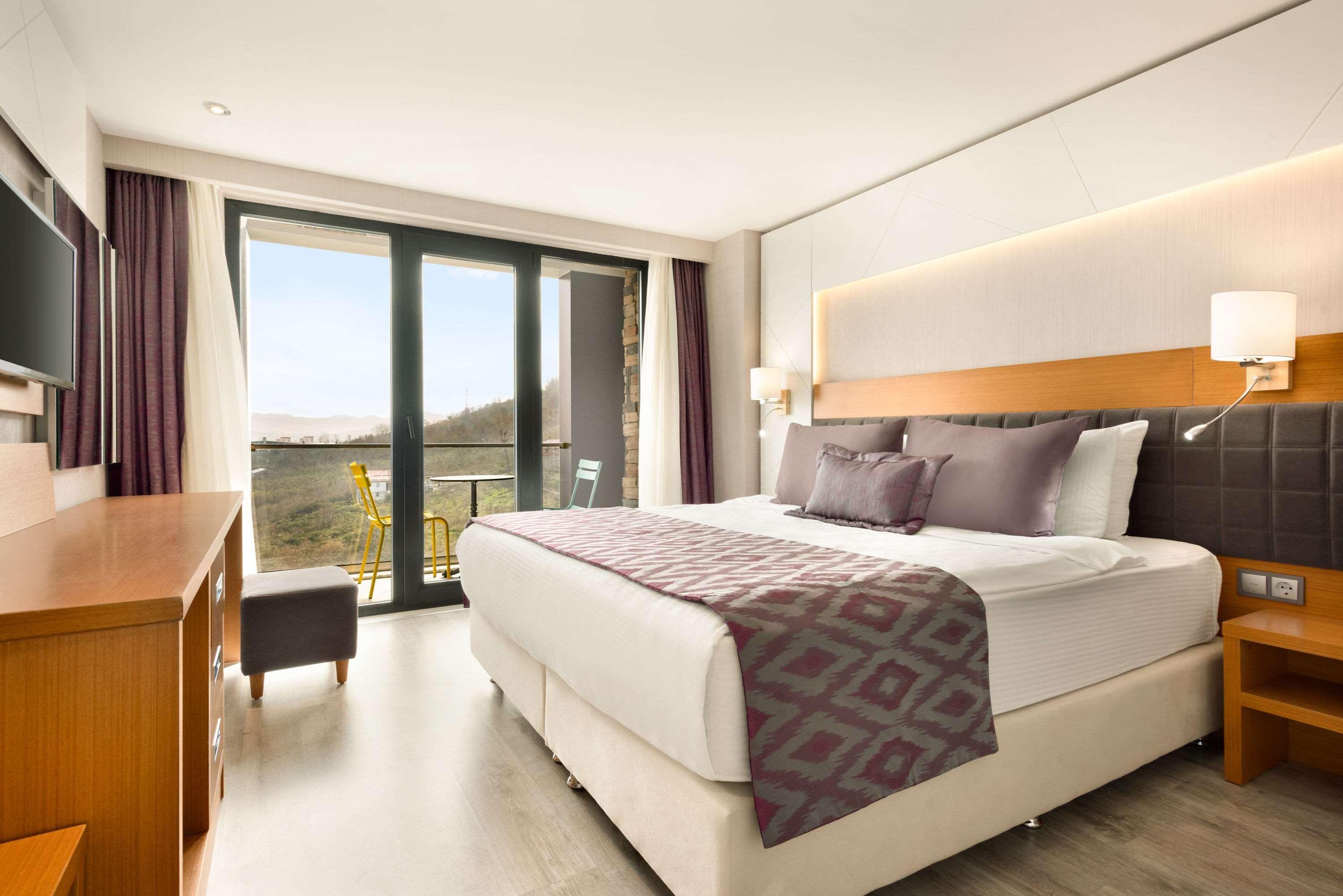 รามาดา บาย วินด์แฮม กีเรซุน ปิราซิซ Hotel Piraziz ภายนอก รูปภาพ